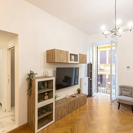 Germanico By In Apartment Rom