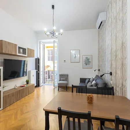 Germanico By In Apartment Rom